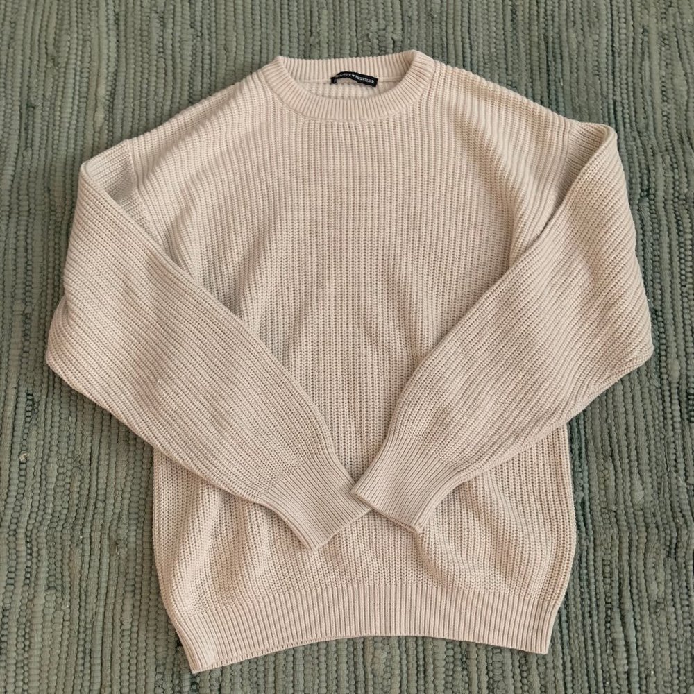 White Knit Sweater: Brandy Melville